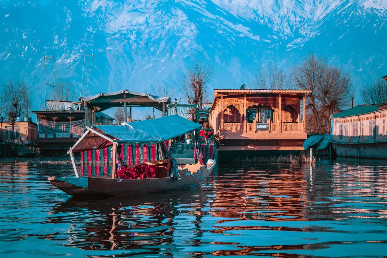 Mountain pass connecting Jammu region to Kashmir valley hub